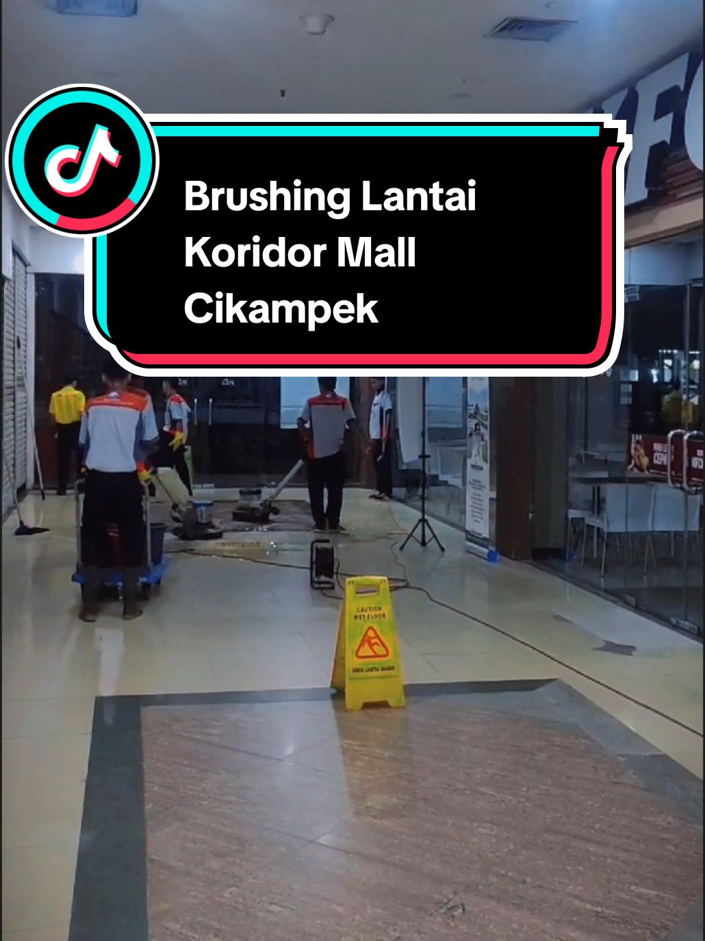 Proses Brushing koridor Lantai Mall Cikampek  #cleaning #cleaningservice #cleaningservices #housekepingcleaning #cleaningtiktok #brushing #fyp #foryou #fypシ #foryoupage #xybca #cleaning 