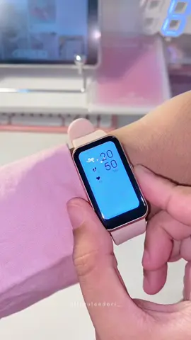 Cakep banget! 😍🤏🏻 wajib punya si! 🛒 #smartband #smartwatch #goojodoq 