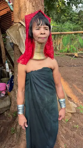 The longest neck in the world#trending #foryoupag #viralvideo #adnanmusafir