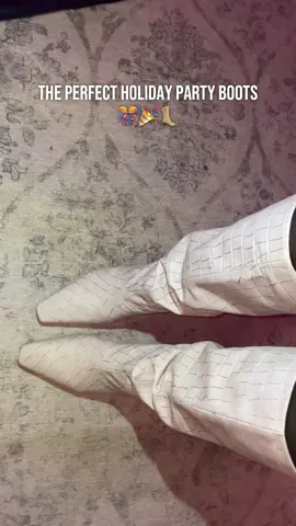 I found the perfect holiday boots! 👢  Faux-leather w/ a crocodile pattern ✨ No zippers or buttons just slide them right on ✨ 