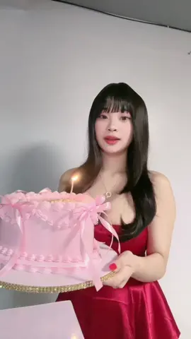 happybday to me 🥳🤣 #fyp #queeniedavid 