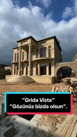 • Novxani ərazisində yerləşən 10 sot sahədə inşa olunmuş bu müasir villa, təxminən 300 kvadratmetr sahəni əhatə edir.  • Evin tikintisindən tutmuş, hər bir detala qədər memarlıq, interyer və eksteryer dizaynı, eləcə də landşaft tənzimləmələri tamamilə bizim peşəkar komandamız tərəfindən həyata keçirilib. • Bu layihə müştərinin xüsusi tələbləri və ehtiyaclarına uyğun olaraq hazırlanmışdır. Evin daxili məkanında rahatlıq və funksionallıq ön planda tutulmuş, hər bir otağın dizaynı müasir üslubda və yüksək keyfiyyətli materiallarla işlənmişdir. Eksteryer hissəsində isə gözəl və funksional açıq sahələr, həyət tərtibatı və müasir memarlıq elementləri ilə unikal bir görüntü yaradılmışdır. •Komandamız həmçinin müasir landşaft dizaynı ilə bağ və ətraf mühitin tam uyğunluğunu təmin edərək, bu evi mükəmməl bir yaşayış məkanına çevirmişdir. 📞 +994505724909 📨 gridavista@gmail.com ______________________________________________ #memarliq  #memar  #dizayner  #interyer  #eksteryer #landşaft #dizayn #interyerdizayn #eksteryerdizayn #temir  #tikinti  #temirtikinti  #layihelendirme  #mebeller  #dasinmazemlak  #emlak #mebeller #bakuazerbaijan #grida 