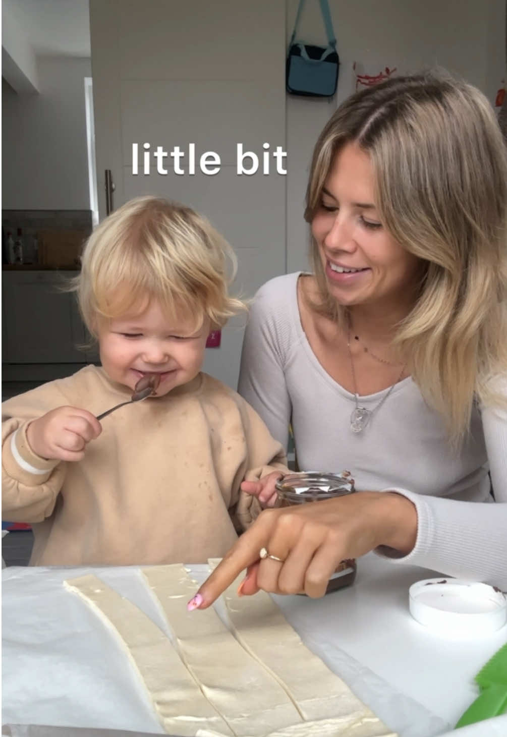 Today we had Tangled which is hands down my absolute favourite film 🥹 We made Nutella puff pastry which was supposed to look like Rapunzels braid but it didn’t go entirely to plan 😂