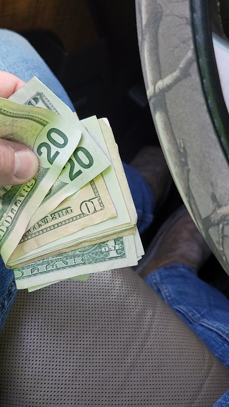 I remeber making it on less money, i will always strive for better because i know exactly where i started and no one knew that i only had a few bucks left till payday becuase i made due without borrowing a cent, but the beauty in it is the struggles you've been through are easier when you see them again !!!! welcome back trump lets turn this around 🤙💯 #makeit #viraltiktok #mainhustle #youllloveithere #beenthere #weektoweek #paychecktopaycheck #fyp #content #viral #dailylife #dadsoftiktok #toxic #sorrynotsorry #whereibeen 