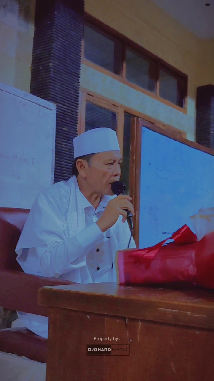 Selamat Hari Maulid Pangersa Syaikhuna Pimpinan Pondok Pesantren AL-JAOHAR yang ke 61, semoga panjang umur sehat wal'afiyah, dan semoga selalu senan tiasa diberi kesabaran dan Istiqomah membimbing kita semuanya, berkah semuanya segalanya selamanya amminn #santriindonesia #freepalestine🇵🇸❤️ #pesantrenstory #ngaji #foryou #syaikhona #guru 
