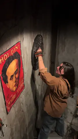 POV: you are tied up and need to escape Houdini’s Dungeon 🪄 #60outescaperooms #houdini #silverlake 
