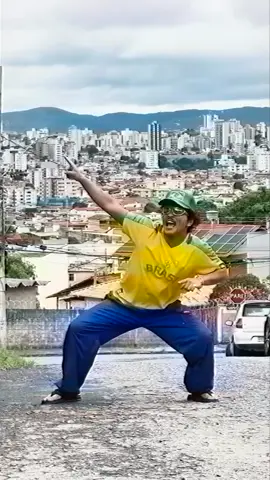 ELE É BRASILEIRÍSSIMO! 🇧🇷 Bruno Márcio (tá bom, Mars) se despediu do país com esse vídeo do bonde do Brunão! Kd as popozudas, k@ralho? Kkkkk Já queremos essa música no Spotify! Já pode voltar, Brunão, que a gente sempre vai rebolar pra você! FESTA NO BRASIIIIL! (🎥: #brunomars)