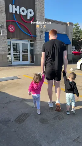 we loveeee us a good breakfast!!😋  #family #breakfast #toddlermom #twins #newborn #Vlog #momof3 