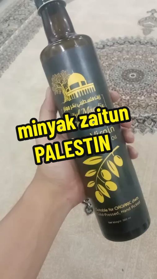 🌿✨ Minyak Zaitun Baitul Maqdis - Keaslian dari Palestin, untuk Kebaikan Kulit dan Kesihatan Anda! 🌿💧 Rasakan manfaat minyak zaitun premium yang dihasilkan dengan penuh perhatian. Sesuai untuk penjagaan kulit, rambut, dan diet harian. ✔️ 100% Asli ✔️ Kaya dengan antioksidan & vitamin ✔️ Membantu melembapkan kulit, merawat jerawat dan mengekalkan kesihatan tubuh Dapatkan sekarang di TikTok Shop! 📲👇 #MinyakZaitun #KesihatanAlami #FYP #Viral #SihatDenganMinyakZaitun 