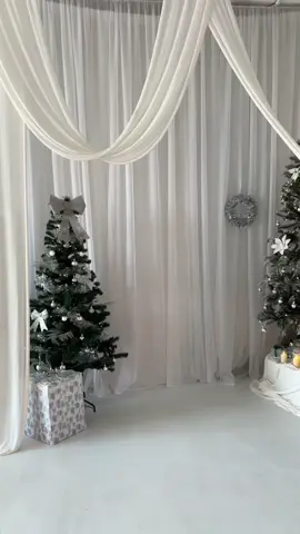 Your 2024 Christmas shoot with us! We are launching our christmas discount this Saturday 📸  #contentstudio #christmasdecor #christmastiktok #christmas #christmasideas #christmasphotoshoot #christmasphotos 