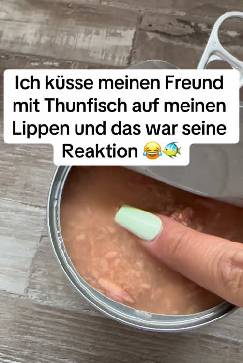 Aquarium Geschmack 😂😂 #funnytiktok #couple #couplegoals #Love #kiss #fish #fyp #fürdich #prankvideo #Relationship #viral_video 