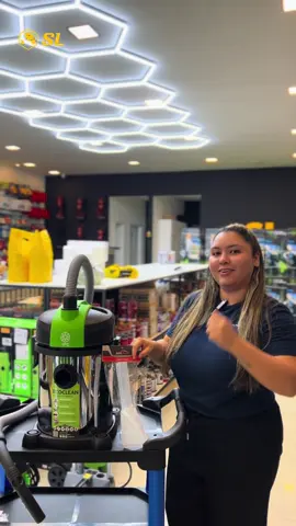 Kit completo de C22 com aspirador! Esse kit inclui uma lavadora de alta pressão, sistema de engate rápido, tubeira com leque de regulagem, Snow Foam da Nação Detail, um aspirador pó e água da IPC e, de brinde, um bocal de extratora! Tudo isso por apenas R$ 2.599. Aproveite!