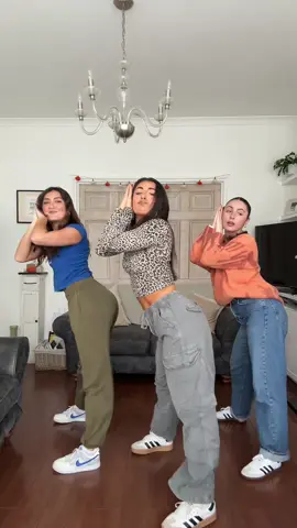 still can’t get this song out our heads !!! dc: us :) 