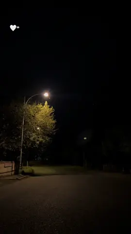 -Bir de Gözleri…🫠🤍 . . . . . #fyp #fypシ #kesfet #isoolyrics #capcutvelocity #CapCut 