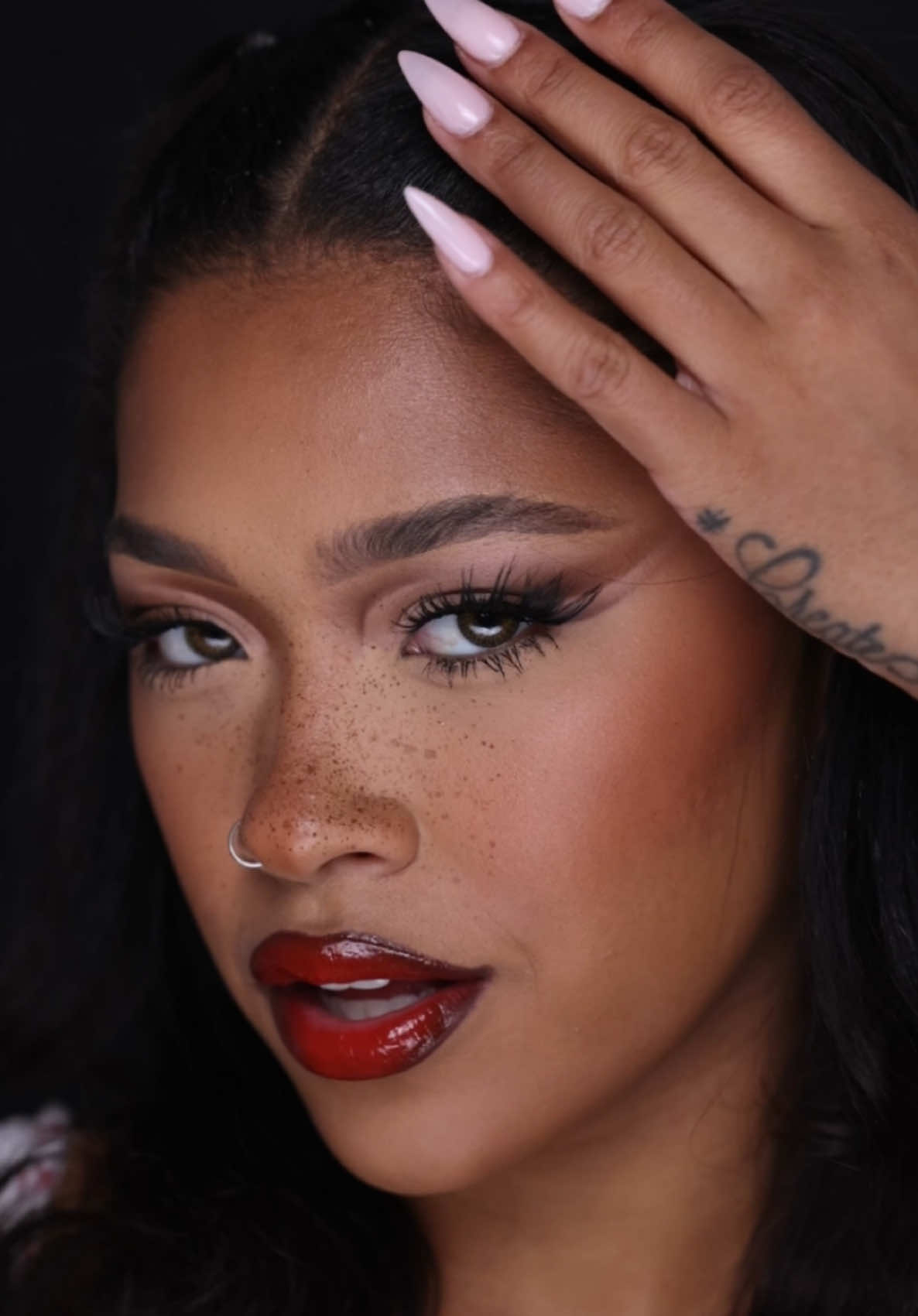 double cut crease and cherry lips 🍒 cant go wrong #makeupinspo #makeuptransition 