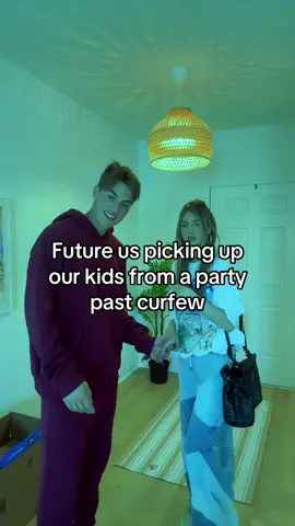 oh hi kids!! the party arrived 🤪🤣 #couplecomedy #couple #couplegoals #boyfriend 