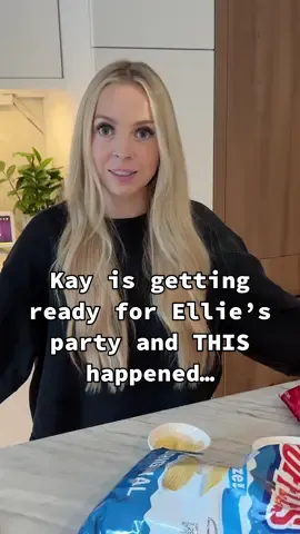 Kay’s reaction at the end when Ellie woke up! 😂 backstory ::: We are getting ready for our daughter’s first birthday, and Kay has been getting all of the things we need for it! Because we just moved into our first home, we don’t have things like serving bowls, or anything like that, so Kay has been ordering things for us to use! Well she ordered a large bowl and when it came in, she realized she made a mistake… it was the tiniest bowl. It could barely hold a few chips and it was meant to hold the whole bag! She was shocked when she opened the tiny box and saw the tiny bowl! 😂 We may still have time to order another one, but this time she will definitely have to check the dimensions! 😂 #kayandtayofficial #couples #relationships #pregnant #postpartum 