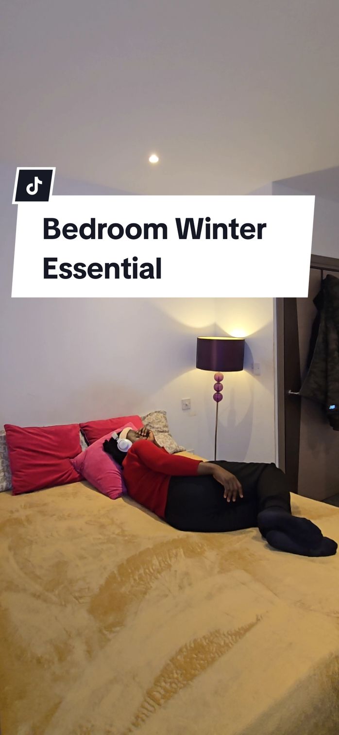This fleece bedding set is a winter essential for your bedroom to keep you warm . #winteressentials #fleecebedding #fleece #bedsheet #beddingsets 