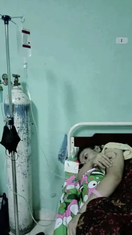 hai cntik mikirin apa sih smpe brda d tmpat ini lagi, g cape yaa bolak balik make selang oksigen,rumah skitnya bagus ya sampai suka bngett kmbli lagi,obatnya mnis dan sedikit yaa#fypシ゚viral 