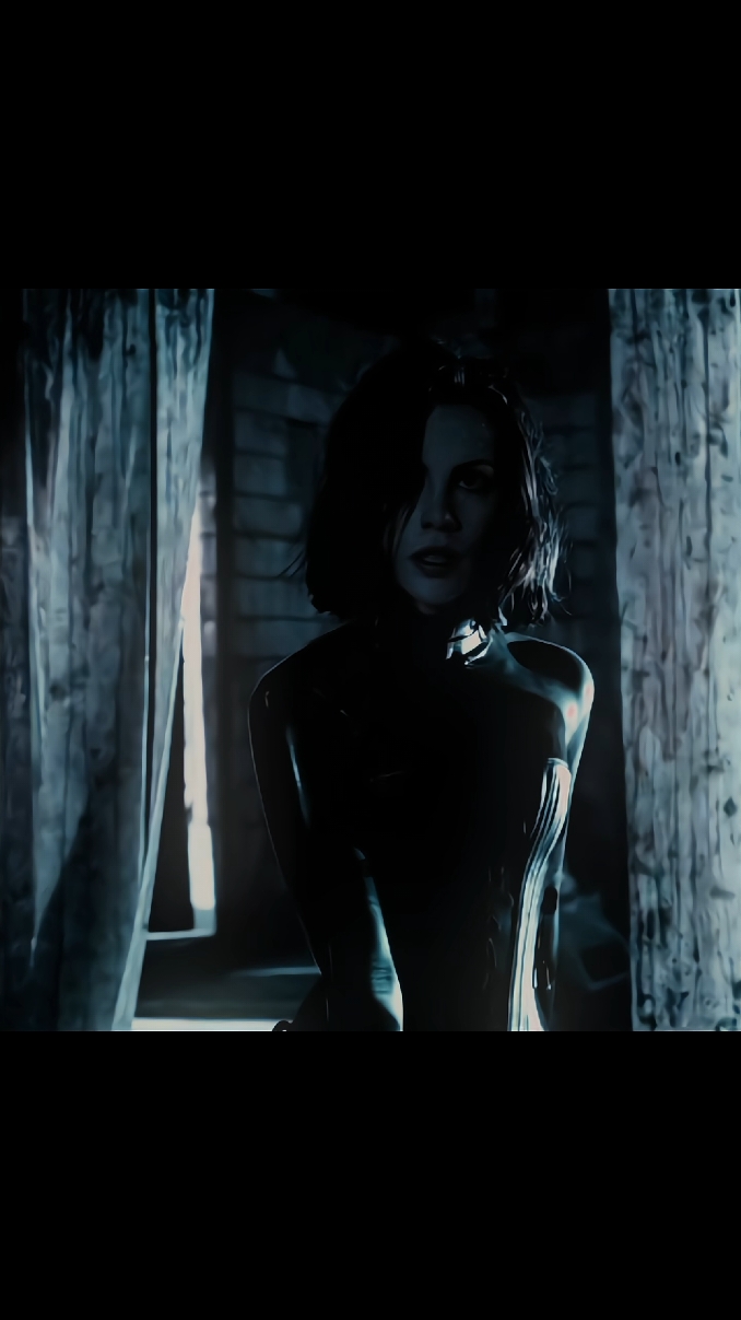 SELENE 2003s ✨️🖤👄 #seleneunderworldedit #seleneunderworld #selene #seleneanjosdanoite  #underworld #fyp #fypp #fouryou 