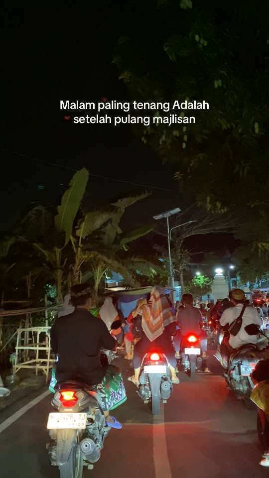 Malam tenang  -pulang ngaji giri #ngajigiri #mbahmunif #jamunagirikusumo 