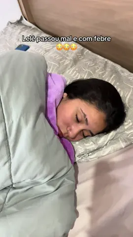 @LELE YAMURRI🫦 tadinha kkkkk parece que depois disso recarregou as pilhas 😫😂😂 #casal #casaltiktok #cuidar #relacionamento #febre #doenca 