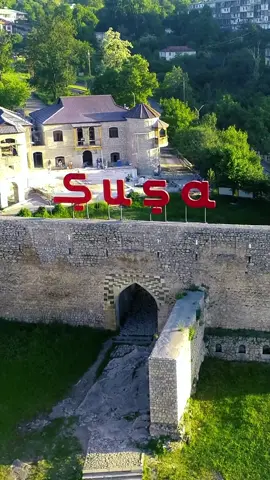 🇦🇿 Bu günü görmək üçün əzmlə, rəşadətlə və birlikdə mübarizə apardıq.  Bütöv Azərbaycan olduq və indi hər qarış torpağımızı gülüstana çeviririk. Yaşasın müzəffər Azərbaycanımız!