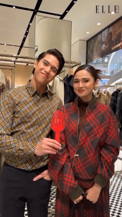 BURBERRY OUTERWEAR 2024 😍❤️ #burberryouterwear #2024 #syifahadju #elrumi #elcipa #elsyifa #bestcouple #foreverlove #fypage #fyp #fypシ #fyptiktok #fypindonesia #xyzbca #foryoupage 