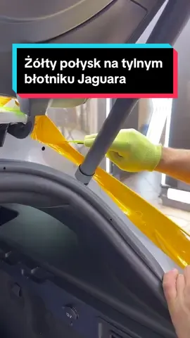Żółty połysk na tylnym błotniku Jaguara W tym filmie pokażemy proces oklejania tylnego błotnika Jaguara na elegancki żółty połysk! Nie tylko zmieniamy wygląd auta, ale również zabezpieczamy jego oryginalny lakier specjalną folią. Nasza praca to połączenie estetyki i ochrony – idealne rozwiązanie dla tych, którzy chcą wyróżnić się na drodze i jednocześnie dbać o swój pojazd. Zobacz, jak profesjonalnie przeprowadzamy tę transformację! #oklejanie #zmianakoloru #oklejanieaut #zabezpieczenielakieru #Jaguar #polerka #folieochronne #foliavinyl #przemianasamochodu #yellowcar #motoryzacja #detailing #polonezgarage #carwrapping #colorchange #yellowgloss #paintprotection #cartransformation #vinylwrap #carcare #automotive #cardetailing
