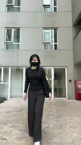 Màu đen lông chuột xinh lémm cm oiii 🥹 #aothun #muathu #basic #OOTD 