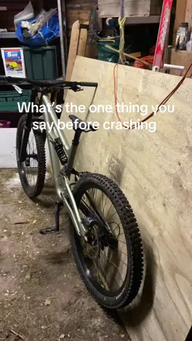 #mtb #fyp #downhillmtb #specialised #downhillbike #crash #CapCut 