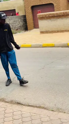 suka lapho !🤣🪓🇿🇦#fvnkybazhele #kingmlangeni #benzo #fyp #viral #SAMA28 @thelegendkingmlangeni.🦅🎭 @BaneLee Benzoo @ULAZI MFANA KA'MA 