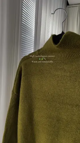 Dark green is more temperamental!🍾You will feel calm when you come into contact with people🤍✨ #spotlight #blackfriday #fallvibes #sweater #sweaterweather #tiktokmademebuyit#tiktokmademebuyitdays #fallfashion  #outfit  #OOTD #fashion #outfitidea#BlackFridaySale  #comfortablewear 