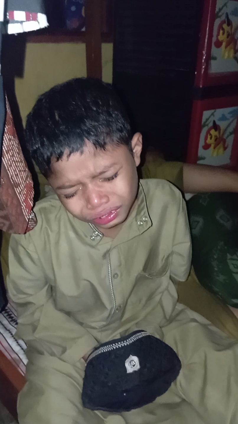 Tangis Haru Mereka Kangen Orangtua Setelah Malam Perenungan @beniihasann_8  #pondok #santripondok #santri #santrimenangis