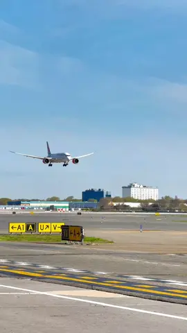 when the queen of Africa landing 
