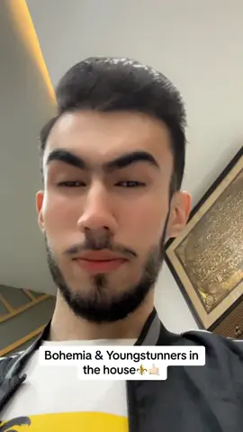 ⚜️🤙🏻 #gillani5 #bohemia #youngstunners #talhaanjum #talhayunus #luxrylifestyle #gillanilionhouse 