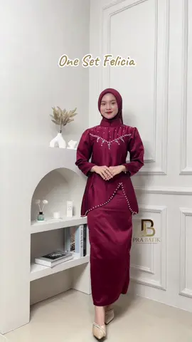 One Set Felicia Maroon ❤️ . . #prabatik #promoguncang1111 #outfitkondangan #PromoGuncang1111 #ootdkondangan #kurungmelayu #bridesmaid #onesetfelicia #seragambridesmaid #bajukurung #gamispayet 