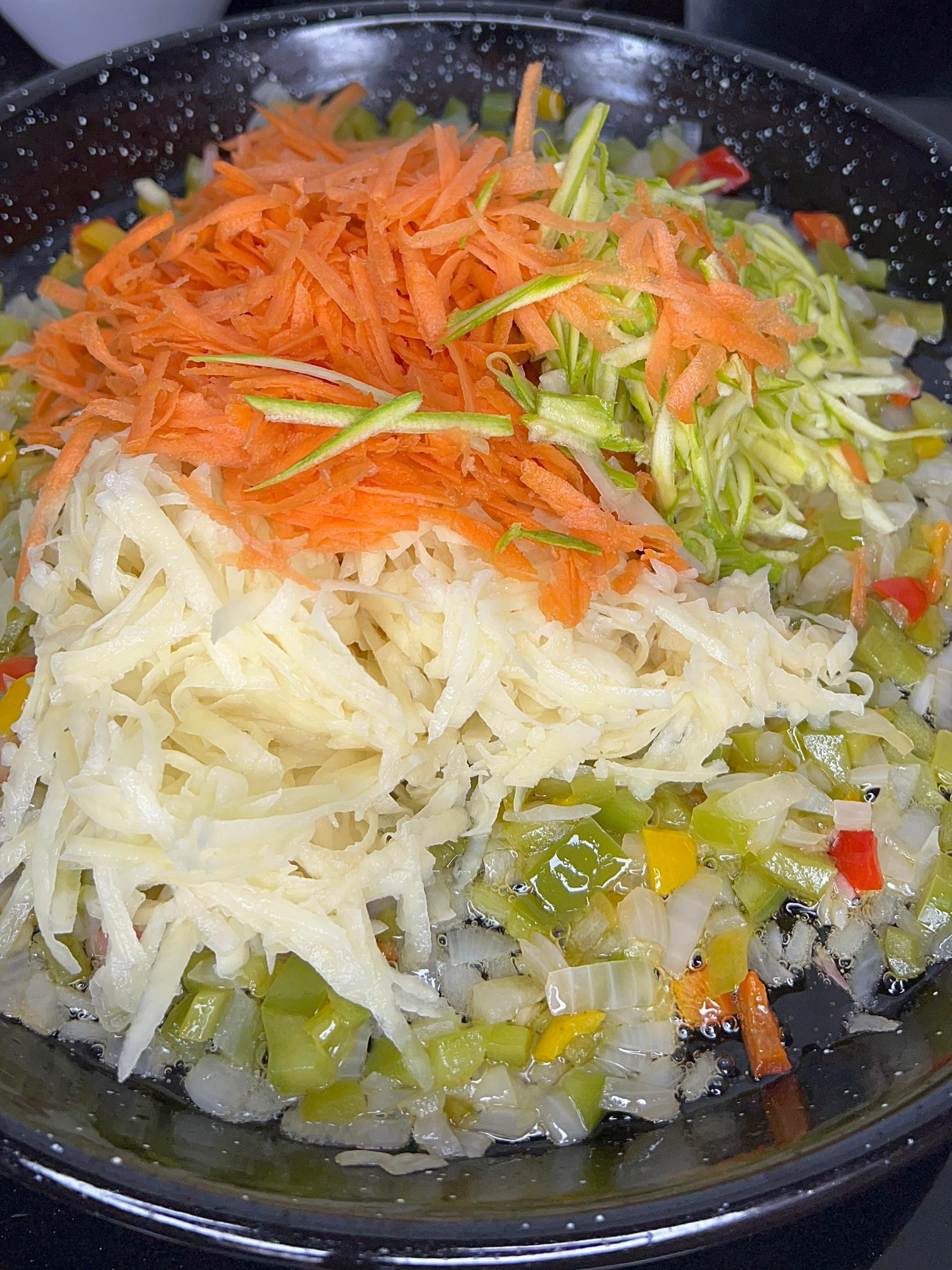 الا معرفتي متوجدي للغداء  معليك غير بهاد الوصفة فكاكة لوحايل 👌 #الشعب_الصيني_ماله_حل😂😂 #حركة_لاكسبلورر #عنوان_الحادكة #طورطية_الخضر #طورطية_خضر #فطيرة_الخضار #فطيرة_بدون_عجين #وجبة_غداء #وجبة_عشاء