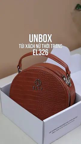 Thiết kế giúp tôn vinh vẻ đẹp thanh lịch, sang trọng nhưng cũng đầy cuốn hút của phái đẹp nhờ sự tỉ mỉ, tinh tế từ những chi tiết tưởng chừng như nhỏ nhất. Không cần phải sắm quá nhiều túi xách, với mẫu túi dáng “tròn” hiện đại như Túi xách nữ thời trang ELLY – EL326 bạn đã có thể mix với nhiều phong cách khác nhau, từ đi chơi, dạo phố cho đến môi trường làm việc công sở. #elly #thoitrangelly #ellyvietnam #phukienelly #hanghieu #caocap #thoitrang #tuixcahelly #EL326 #tuiEL326