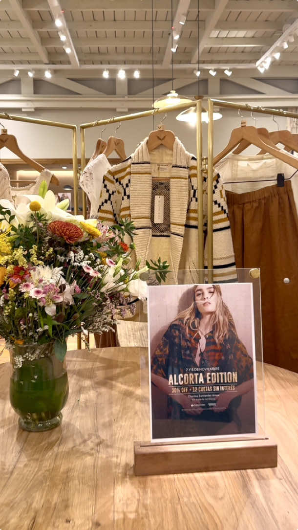 ALCORTA EDITION  25 YEARS OF RAPSODIA Conocé la retrospectiva llena de historia, ilusión y corazón. @Alcorta Shopping @Le Banana Bites #25Years25Looks #25YearsOfRapsodia #ChandonArgentina #AlcortaEdition 