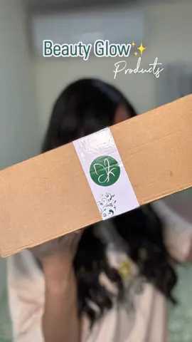 La gente de @Be.Glow me mandaron esta cajita😍✨ Amé demasiado!  1-Mascarilla de ácido hialurónico y colágeno 2-Shampoo de mango 3-Leave-in de mango #haircare #cabellosano #productos #cuidadopersonal #beautyglow 