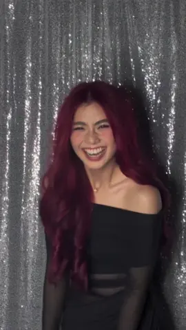 Mikha with her friends to celebrate her birthday @MIKHA LIM. Thank you @denise julia 🥺