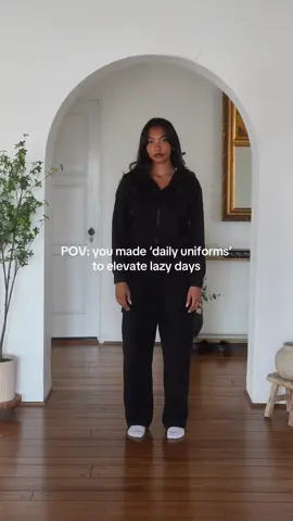 Creating a ‘daily uniform’ or a curated selection of pieces that you KNOW you look good in and are comfortable, will TRANSFORM your daily style and eliminate decision fatigue in the morning ☺️✨ #personalstyle #fashiontips #stylingtips #stylinghacks 