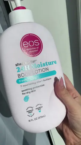 The BEST smelling lotion ever !! ✨ EOS Fresh + Cozy #eos #eosfreshandcozy @eos Products #bestlotion 