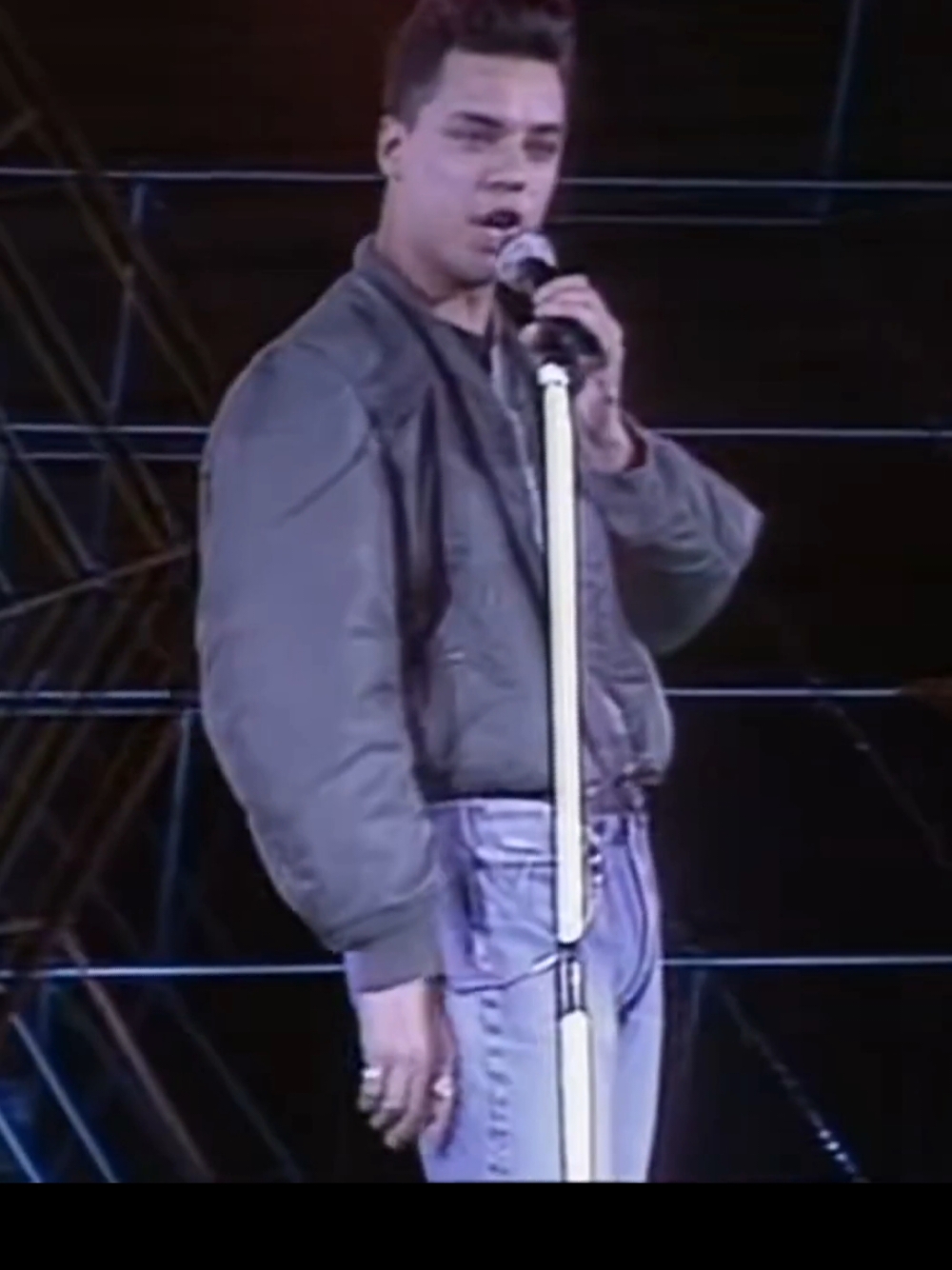 Usa suono  #CapCut #NickKamen #1987  #LovingYouIsSweeterThanEver  #fypsounds #audioviral #perte  #TikTokPromote #tiktokitalia #fyp  #fypシ゚viral🖤tiktok #neiperteee  #foryoupage #trendingvideo #anni80 #festivalbar #80smusic 