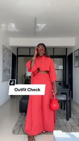 Wuicknoutfit check! My work look. I usually dress based on my mood and vibe and todag was laid back but still chic. Really in my grown woman era  #OOTD #outfitcheck #fashionstylist #africanfashion