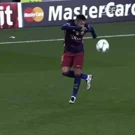 A arte de driblar.                                          #uefachampionsleague #uefa #football #skills #fyyyyyyyyyyyyyyyy #fy #viral 