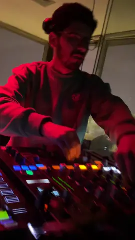 Notas perdidas en el aire 🌃 #rave #sky #rooftop #lima #perú #minimal #deep #techno 