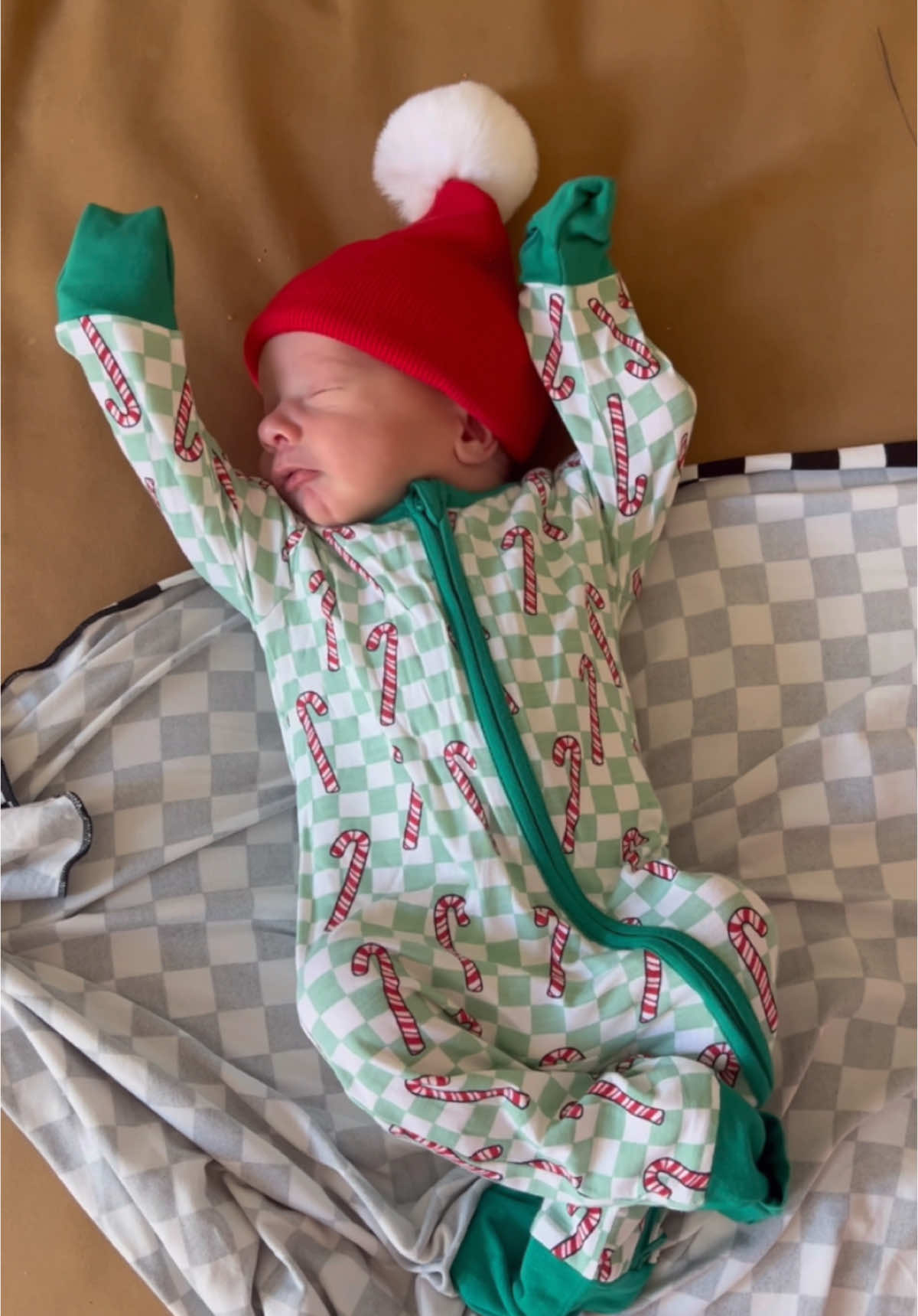 It’s like unwrapping a Christmas present🥹❤️ #baby #babies #newborn #christmas #swaddle #swaddling #mom #moms #motherhood #momlife