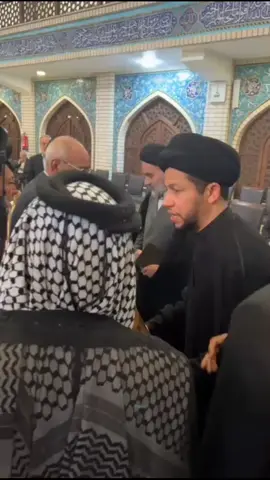 اولاد المرجع الكبير سماحه السيد السيستاني السيدان محمد رضا ومحمد باقر يحضرون مجلس عزاء ( الفاتحه ) للعالم الورع التقي السيد علي البعاج في النجف